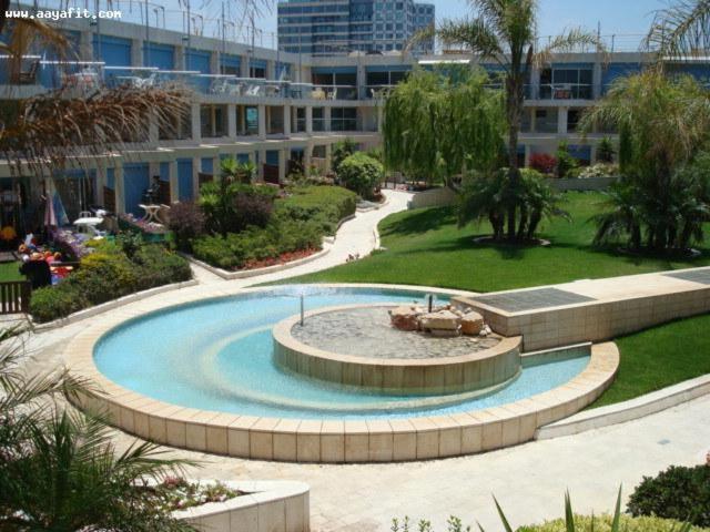 Nomi * Herzliya